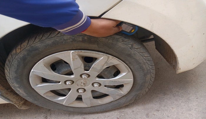 2017 Hyundai Eon MAGNA +, Petrol, Manual, 72,500 km, tyre