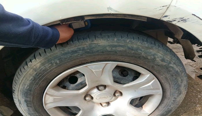 2015 Ford Ecosport TREND 1.5L DIESEL, Diesel, Manual, 1,71,693 km, tyre