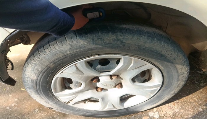 2015 Ford Ecosport TREND 1.5L DIESEL, Diesel, Manual, 1,71,693 km, tyre