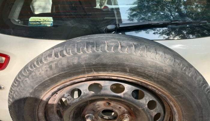 2015 Ford Ecosport TREND 1.5L DIESEL, Diesel, Manual, 1,71,693 km, tyre