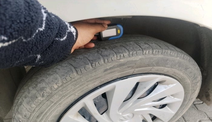 2021 Maruti Ertiga VXI CNG, Petrol, Manual, 1,33,000 km, tyre