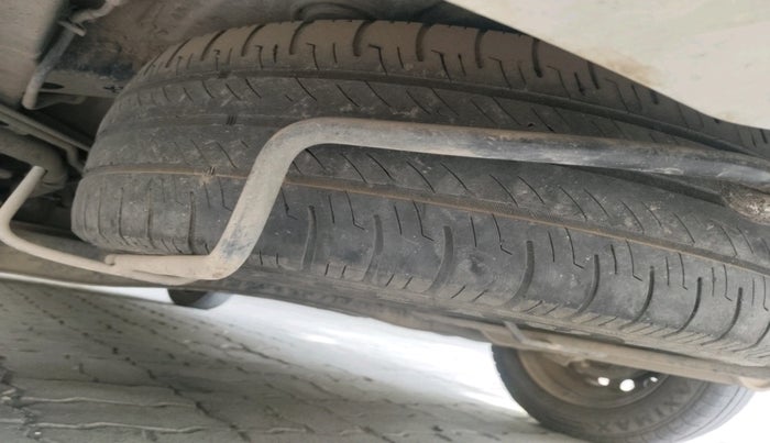 2021 Maruti Ertiga VXI CNG, Petrol, Manual, 1,33,000 km, tyre