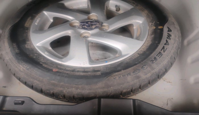 2019 Maruti Dzire VXI, Petrol, Manual, 34,828 km, tyre