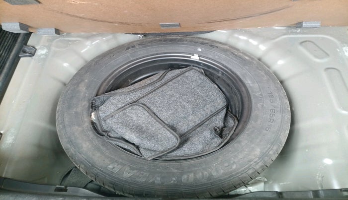 2022 KIA SONET HTX ANNIVERSARY EDITION 1.5, Diesel, Manual, 63,938 km, tyre