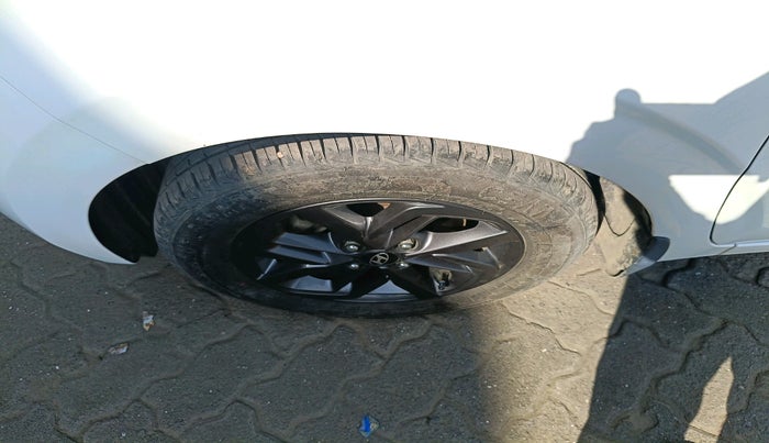 2022 Hyundai GRAND I10 NIOS SPORTZ 1.2 KAPPA VTVT CNG, Petrol, Manual, 30,644 km, tyre