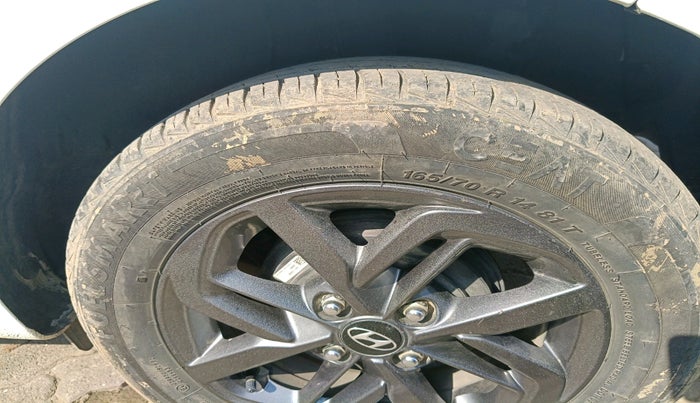 2022 Hyundai GRAND I10 NIOS SPORTZ 1.2 KAPPA VTVT CNG, Petrol, Manual, 30,644 km, tyre