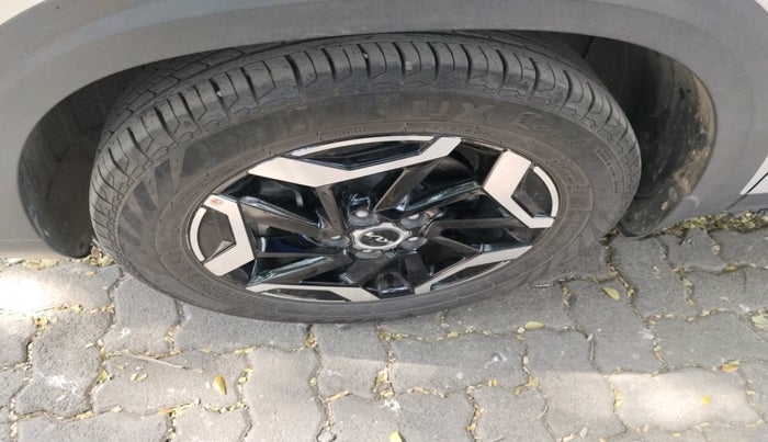 2025 KIA SELTOS HTX (O) 1.5 Petrol iVT, Petrol, Automatic, 3,934 km, tyre