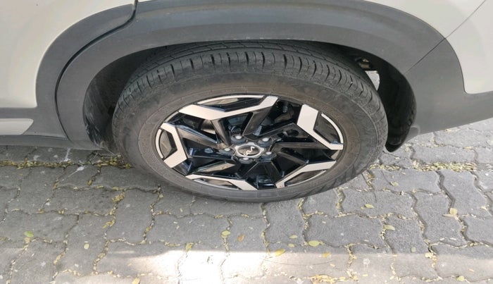 2025 KIA SELTOS HTX (O) 1.5 Petrol iVT, Petrol, Automatic, 3,934 km, tyre