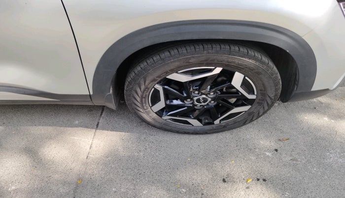 2025 KIA SELTOS HTX (O) 1.5 Petrol iVT, Petrol, Automatic, 3,934 km, tyre