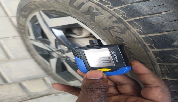 2021 Hyundai ALCAZAR PRESTIGE(O) 1.5 AT 7STR, Diesel, Automatic, 23,182 km, tyre