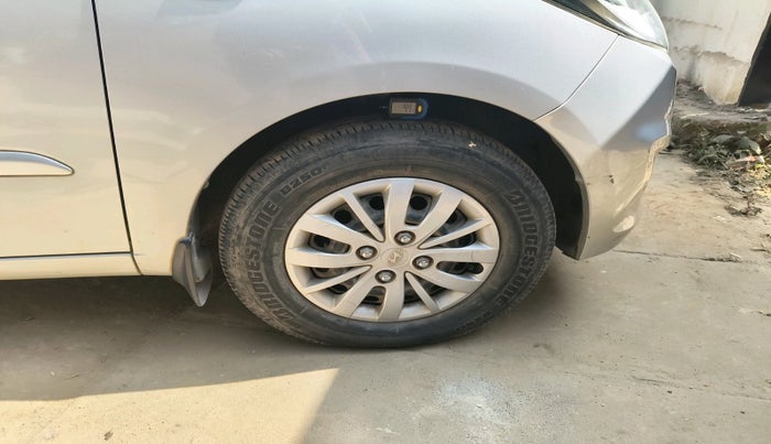 2013 Hyundai i10 ASTA 1.2 AT SUNROOF, Petrol, Automatic, 22,105 km, tyre