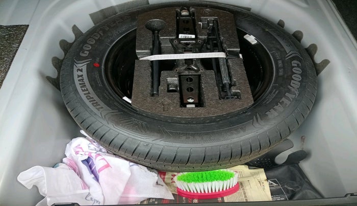 2022 Skoda SLAVIA AMBITION 1.0L TSI AT, Petrol, Automatic, 41,294 km, tyre