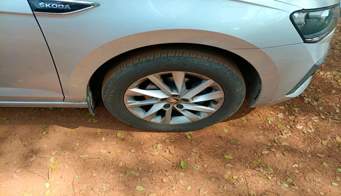 2022 Skoda SLAVIA AMBITION 1.0L TSI AT, Petrol, Automatic, 41,294 km, tyre