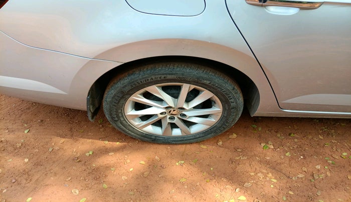 2022 Skoda SLAVIA AMBITION 1.0L TSI AT, Petrol, Automatic, 41,294 km, tyre