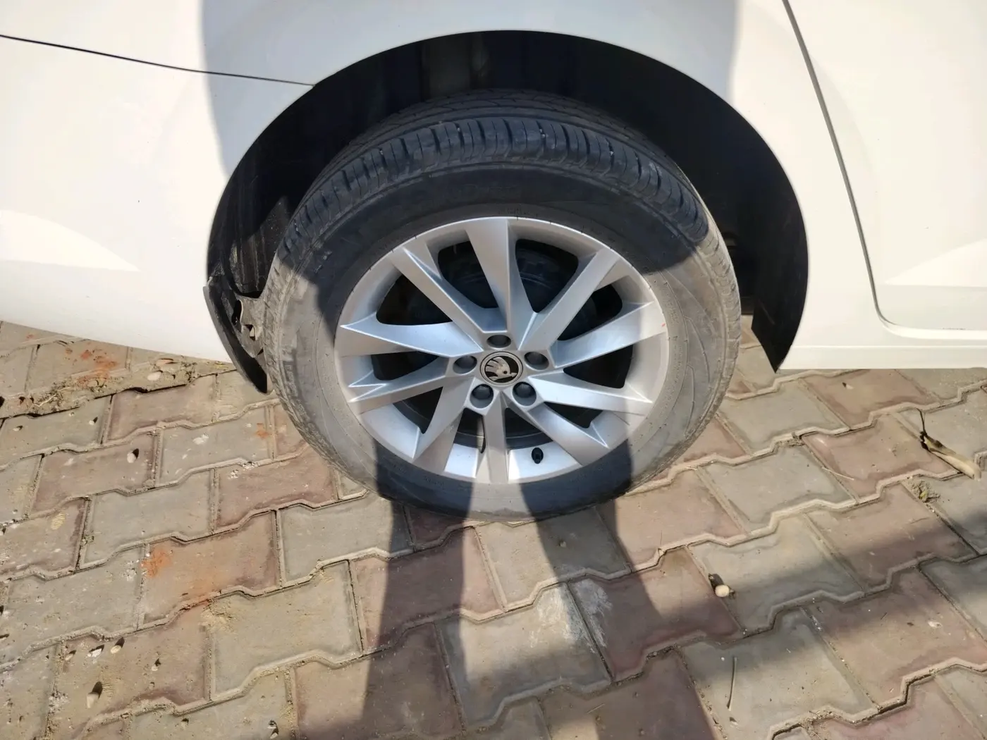 2024 Skoda SLAVIA AMBITION 1.0L TSI MT, Petrol, Manual, 11,50,000 km, tyre