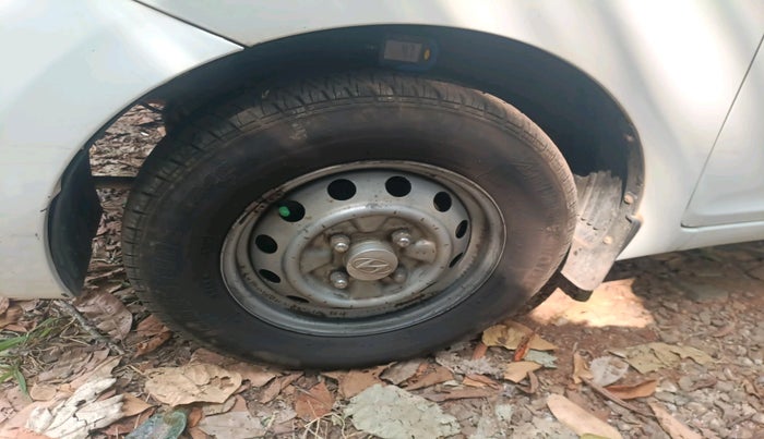 2017 Hyundai Eon D-LITE, Petrol, Manual, 71,171 km, tyre