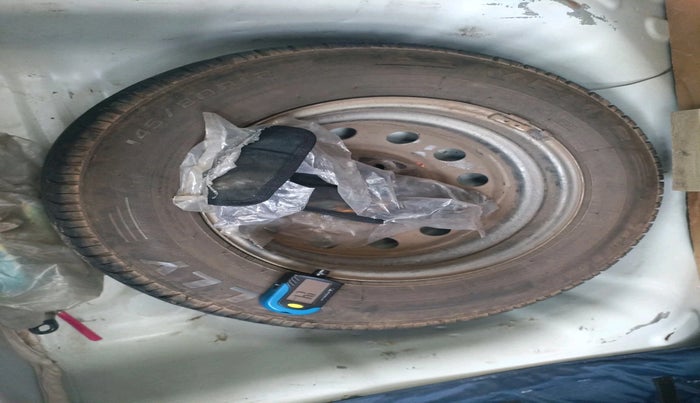 2017 Hyundai Eon D-LITE, Petrol, Manual, 71,171 km, tyre