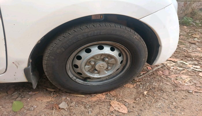 2017 Hyundai Eon D-LITE, Petrol, Manual, 71,171 km, tyre