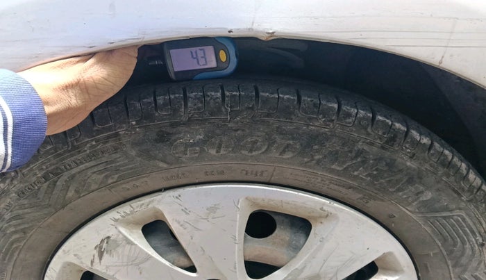 2012 Hyundai i10 MAGNA 1.2, Petrol, Manual, 1,06,808 km, tyre