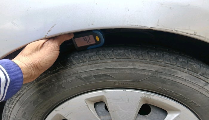 2012 Hyundai i10 MAGNA 1.2, Petrol, Manual, 1,06,808 km, tyre