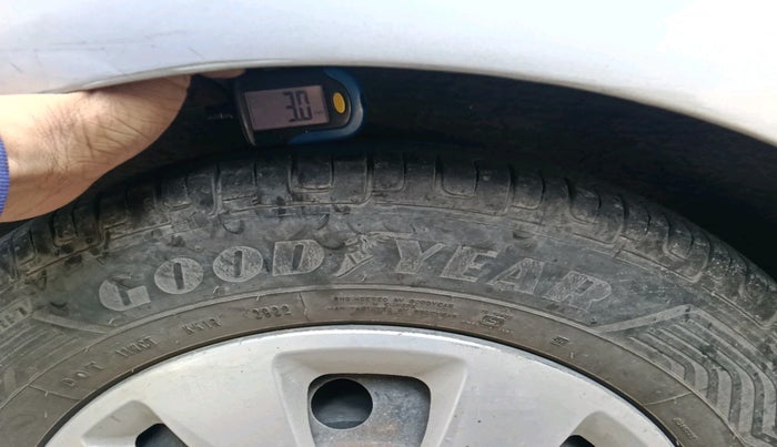 2012 Hyundai i10 MAGNA 1.2, Petrol, Manual, 1,06,808 km, tyre