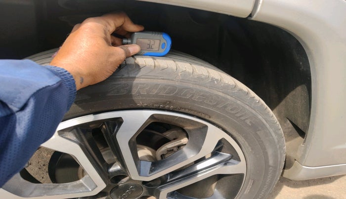 2022 Jeep Compass MODEL S (O) DIESEL 4X4 AT, Diesel, Automatic, 23,376 km, tyre