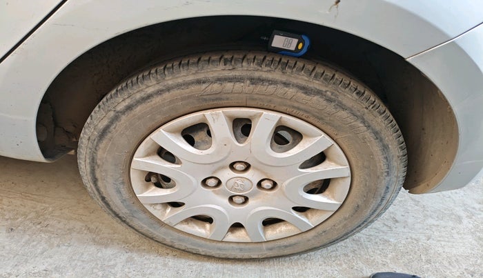 2011 Hyundai i20 MAGNA 1.2, Petrol, Manual, 1,11,031 km, tyre