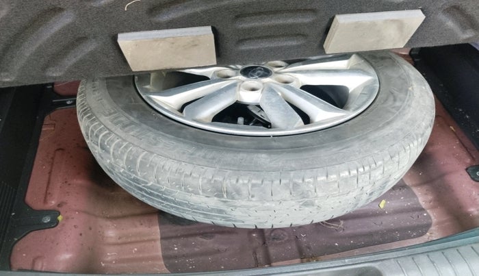 2016 Hyundai Creta SX PLUS 1.6 PETROL, Petrol, Manual, 60,500 km, tyre