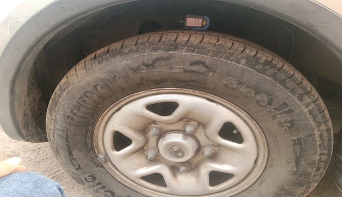 2017 Tata Hexa XM 4X2 7 STR, Diesel, Manual, 60,234 km, tyre