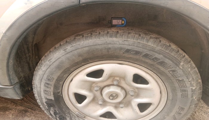 2017 Tata Hexa XM 4X2 7 STR, Diesel, Manual, 60,234 km, tyre