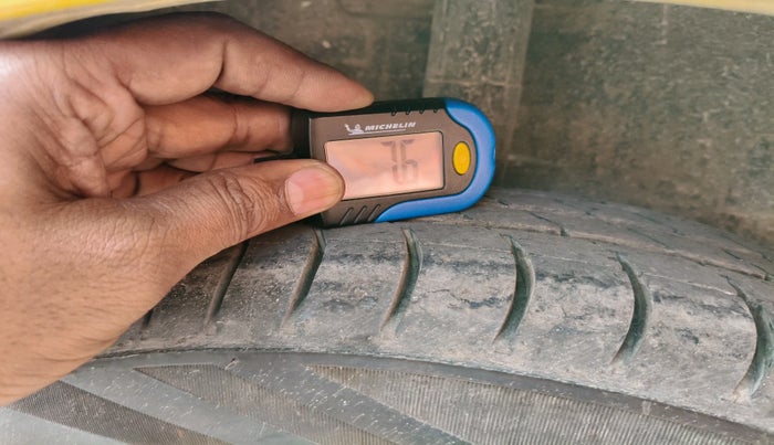 2014 Maruti Celerio VXI AMT, Petrol, Automatic, 1,16,571 km, tyre