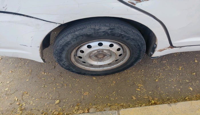 2015 Maruti Swift Dzire TOUR DIESEL, Diesel, Manual, 1,77,369 km, tyre