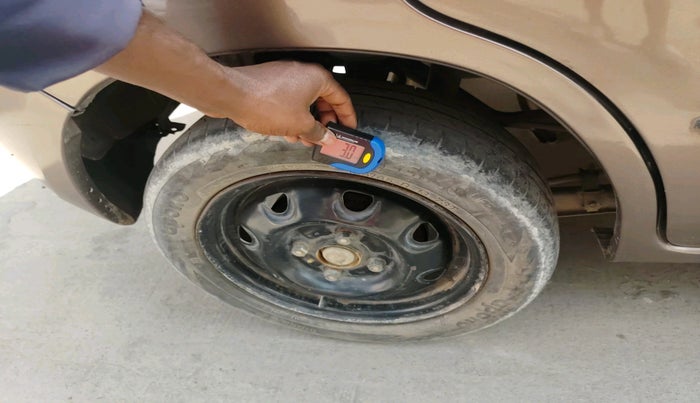 2010 Maruti Zen Estilo VXI, Petrol, Manual, 60,017 km, tyre