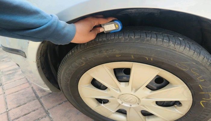 2013 Maruti SX4 VXI CNG, Petrol, Manual, 44,922 km, tyre