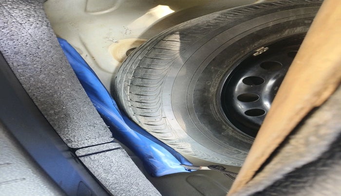 2013 Maruti SX4 VXI CNG, Petrol, Manual, 44,922 km, tyre