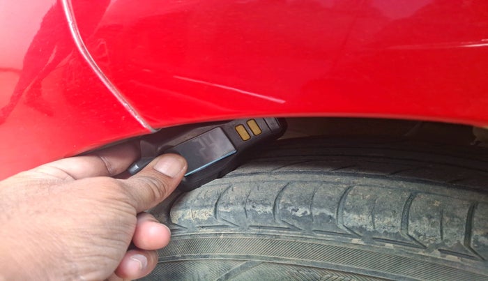 2013 Hyundai i10 MAGNA 1.2, Petrol, Manual, 1,02,753 km, tyre