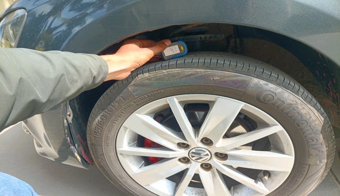 2014 Volkswagen Polo HIGHLINE1.2L, Petrol, Manual, 63,157 km, tyre