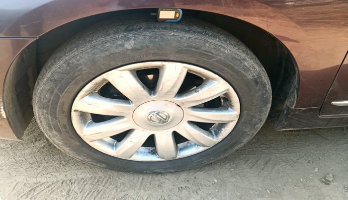 2011 Nissan Teana 250XV, Petrol, Automatic, 1,11,011 km, tyre