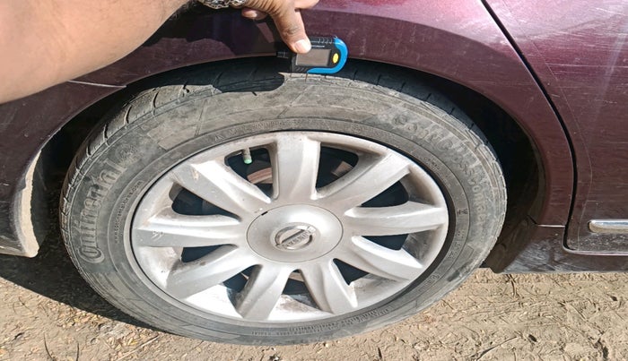 2011 Nissan Teana 250XV, Petrol, Automatic, 1,11,011 km, tyre