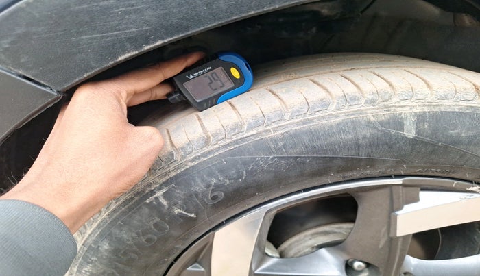 2020 Hyundai VENUE SX 1.0 TURBO IMT, Petrol, Manual, 32,770 km, tyre