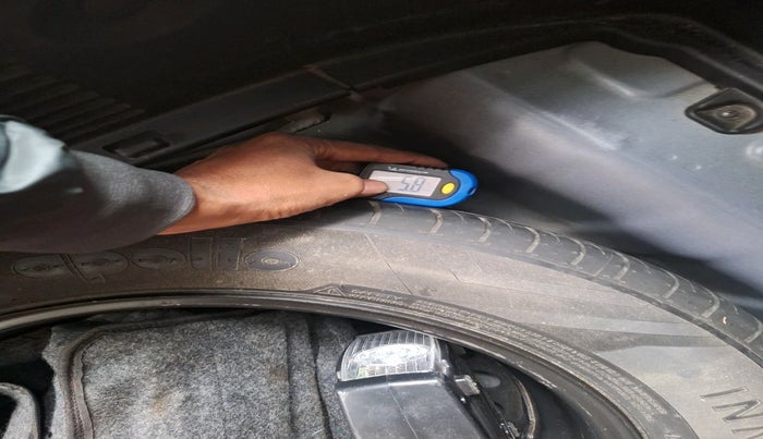 2020 Hyundai VENUE SX 1.0 TURBO IMT, Petrol, Manual, 32,770 km, tyre