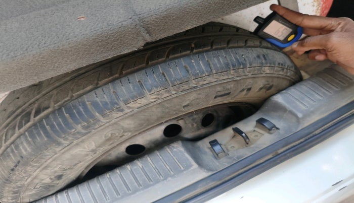 2012 Hyundai i10 MAGNA 1.2, Petrol, Manual, 90,253 km, tyre