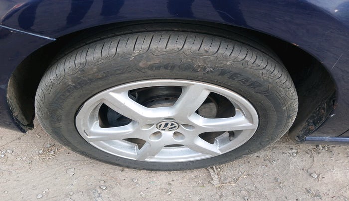 2013 Volkswagen Vento HIGHLINE DIESEL 1.6, Diesel, Manual, 98,577 km, tyre