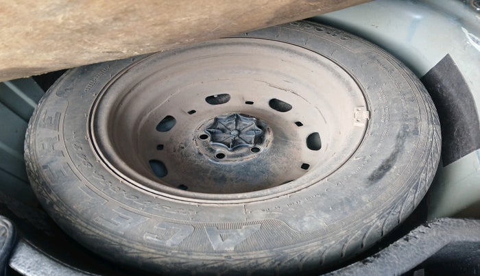 2013 Volkswagen Vento HIGHLINE DIESEL 1.6, Diesel, Manual, 98,577 km, tyre