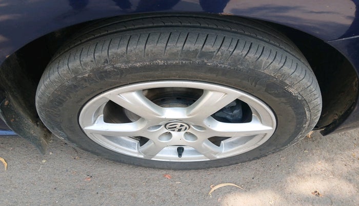 2013 Volkswagen Vento HIGHLINE DIESEL 1.6, Diesel, Manual, 98,577 km, tyre