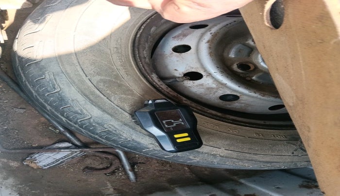 2011 Maruti Alto LX, Petrol, Manual, 1,30,161 km, tyre