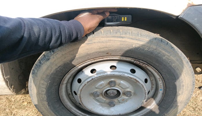 2011 Maruti Alto LX, Petrol, Manual, 1,30,161 km, tyre