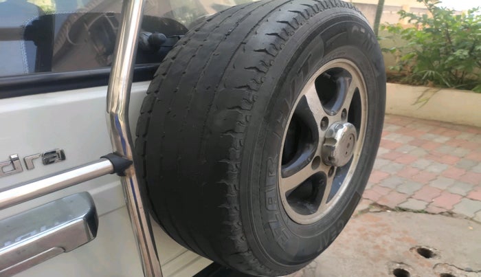 2013 Mahindra Bolero ZLX BS IV, Diesel, Manual, 1,96,625 km, tyre