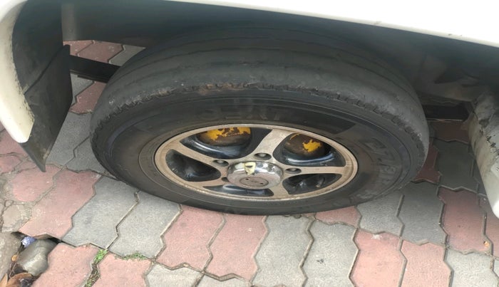 2013 Mahindra Bolero ZLX BS IV, Diesel, Manual, 1,96,625 km, tyre