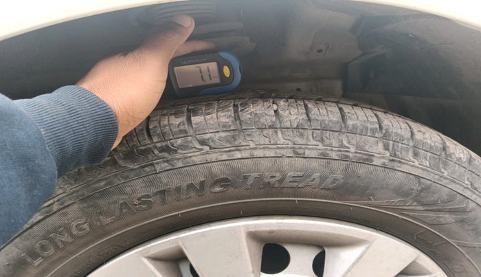 2017 Maruti Swift LXI (O), Petrol, Manual, 84,294 km, tyre